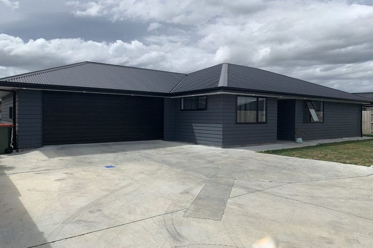 Photo of property in 19a Chestnut Close, Kelvin Grove, Palmerston North, 4414