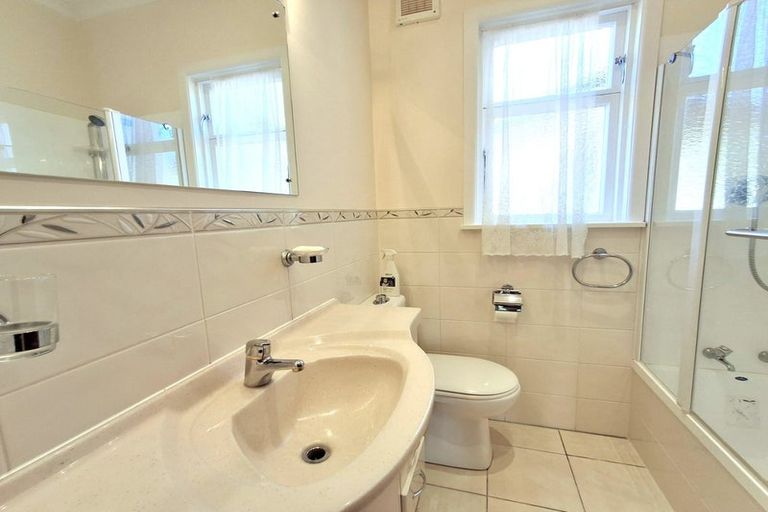 Photo of property in 7 Collier Avenue, Karori, Wellington, 6012