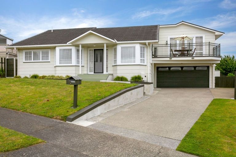 Photo of property in 3 Battersea Place, Richmond Heights, Taupo, 3330