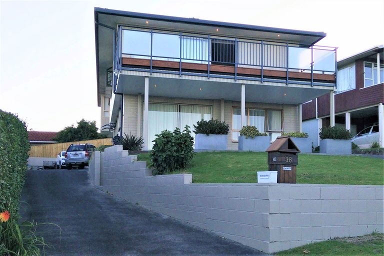 Photo of property in 38 Agincourt Street, Glenfield, Auckland, 0629