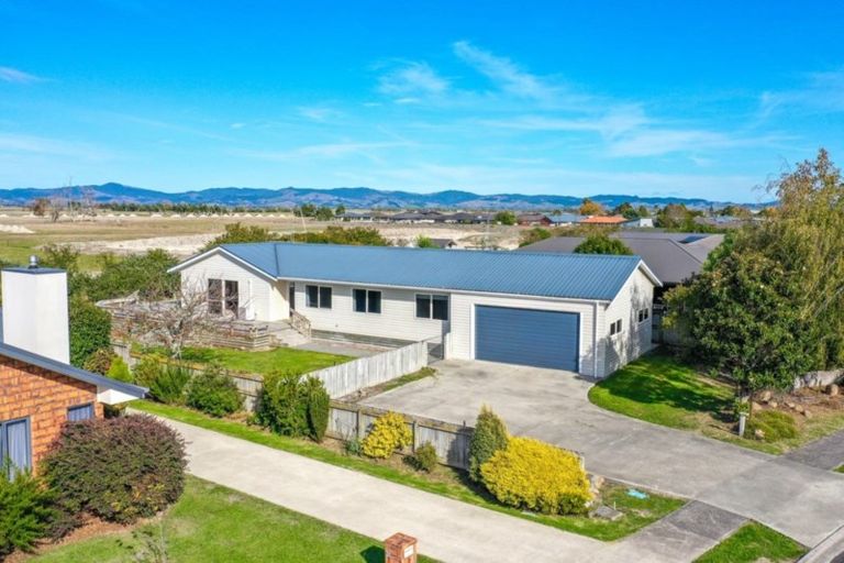 Photo of property in 11 Benner Drive, Ngatea, 3503