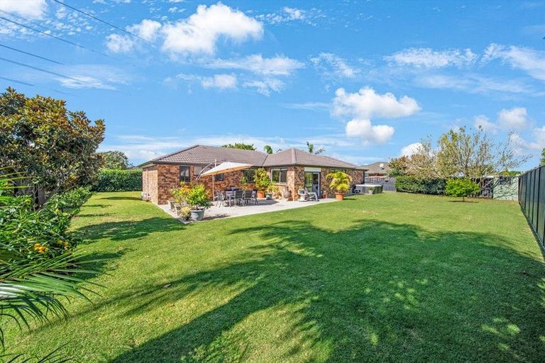 Photo of property in 17 Morewa Place, Takanini, 2112