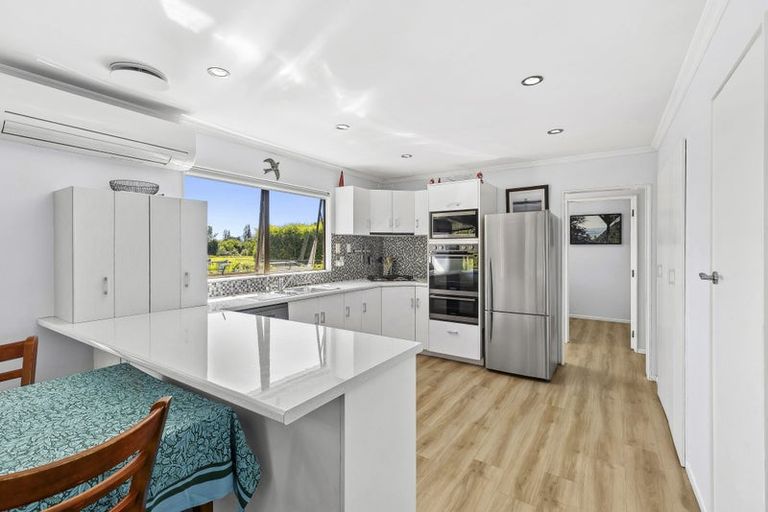 Photo of property in 136 One Spec Road, Takaka, 7183