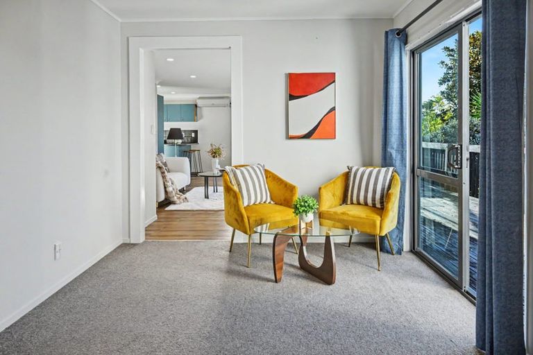 Photo of property in 30 Arlette Place, Massey, Auckland, 0614