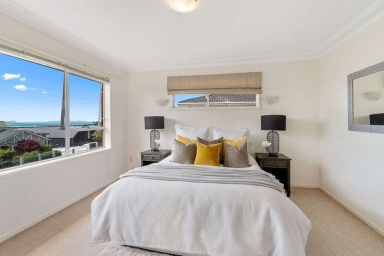 Photo of property in 1/140 Churchill Road, Rothesay Bay, Auckland, 0630