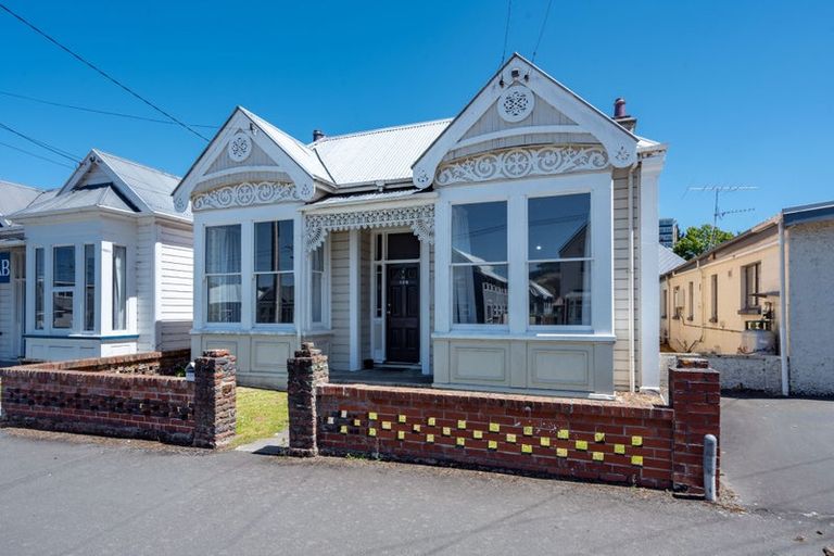 Photo of property in 124 Harbour Terrace, North Dunedin, Dunedin, 9016
