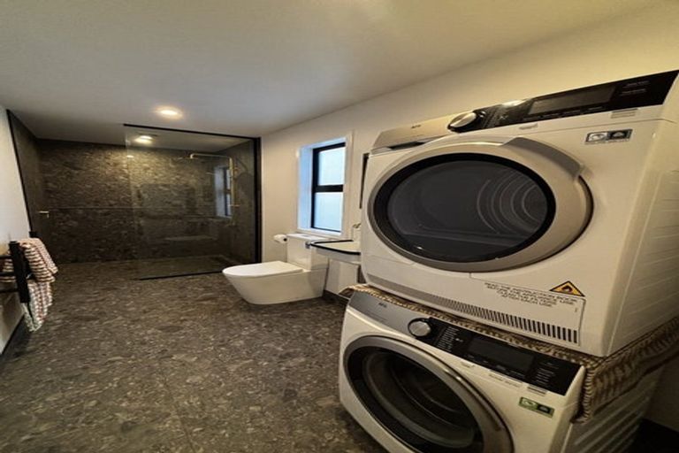 Photo of property in 30a Waiwaka Terrace, Strandon, New Plymouth, 4312