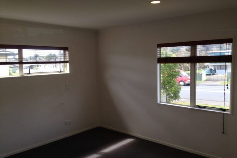 Photo of property in 39 Seymour Road, Sunnyvale, Auckland, 0612