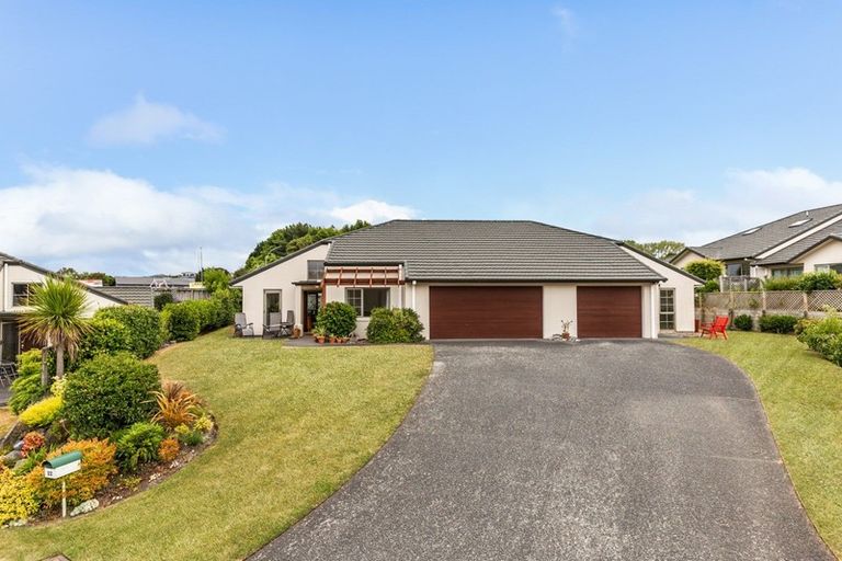 Photo of property in 22 Lakeridge Close, Rangatira Park, Taupo, 3330