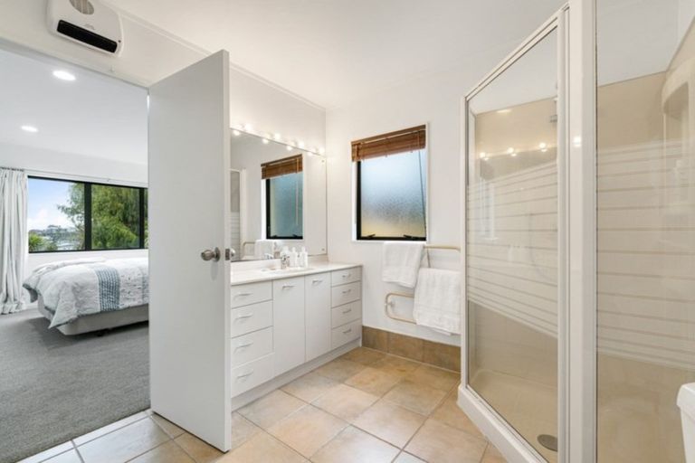 Photo of property in 1/547 East Coast Road, Browns Bay, Auckland, 0630