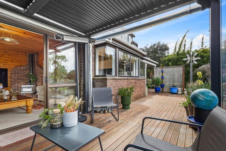 Photo of property in 27 Cherub Place, West Harbour, Auckland, 0618