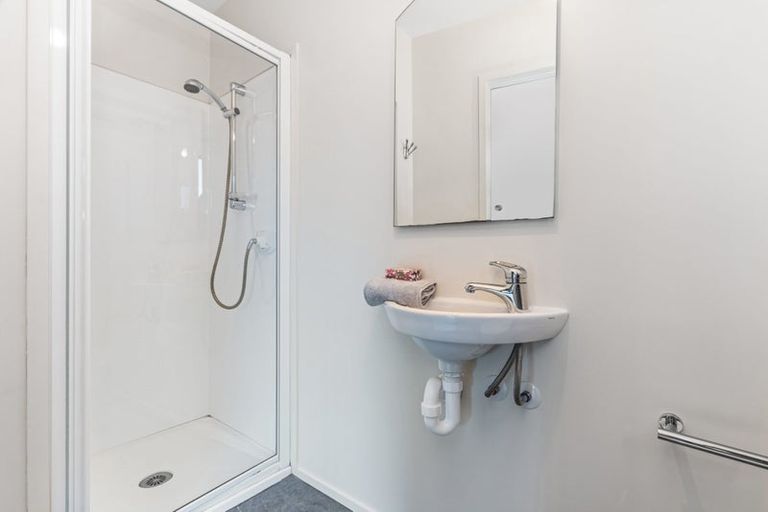 Photo of property in 170 Vipond Road, Stanmore Bay, Whangaparaoa, 0932