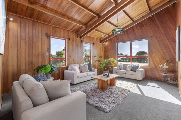 Photo of property in 1 Bay View Road, Raglan, 3225