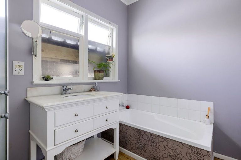 Photo of property in 122 Clarkin Road, Fairfield, Hamilton, 3214