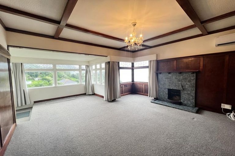 Photo of property in 9 Hungerford Road, Lyall Bay, Wellington, 6022