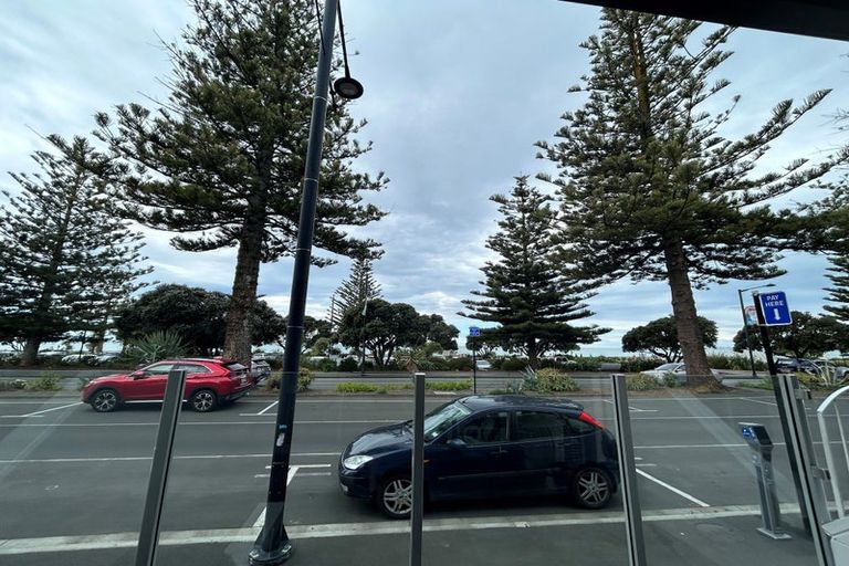 Photo of property in 235 Marine Parade, Napier South, Napier, 4110