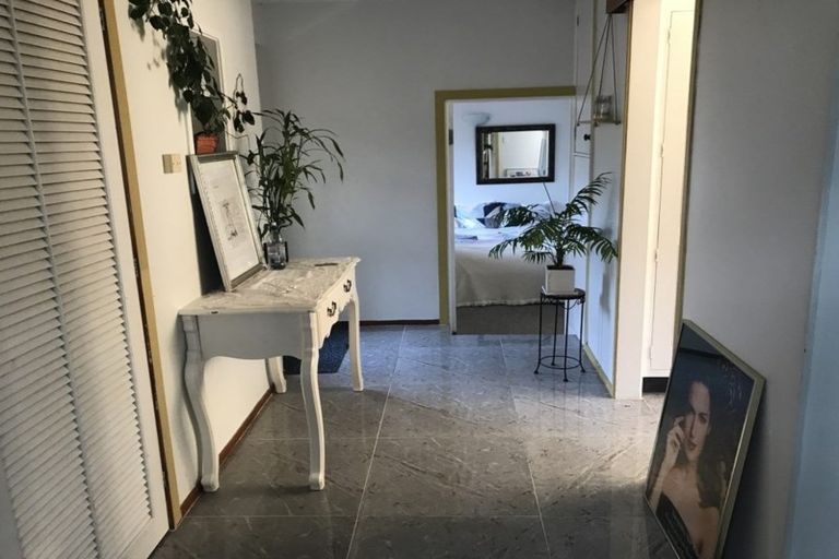 Photo of property in 18 Cheryl Place, Hillcrest, Auckland, 0627