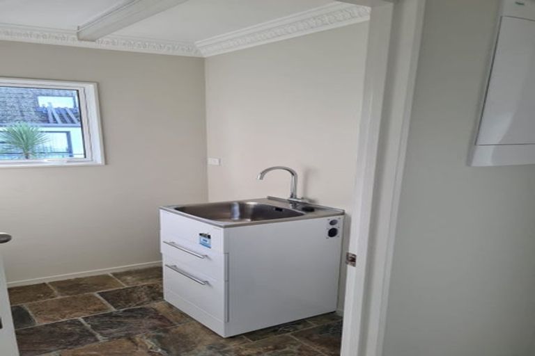 Photo of property in 1/29 Bayview Road, Browns Bay, Auckland, 0630