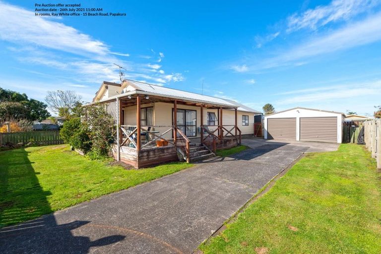 Photo of property in 17 Pukeroa Place, Papakura, 2110
