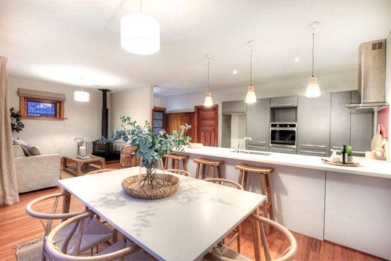 Photo of property in 24 Birdwood Avenue, Beckenham, Christchurch, 8023