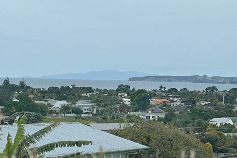 Photo of property in 18 Fairway Avenue, Red Beach, 0932