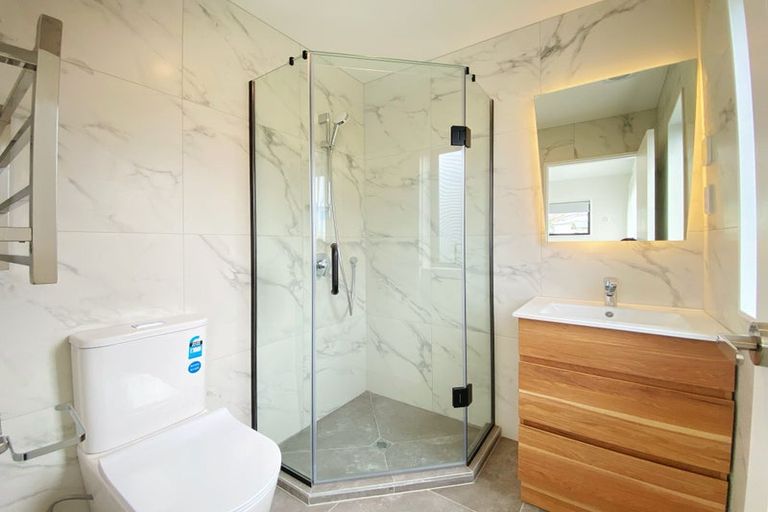 Photo of property in 18d Arrow Road, Forrest Hill, Auckland, 0620