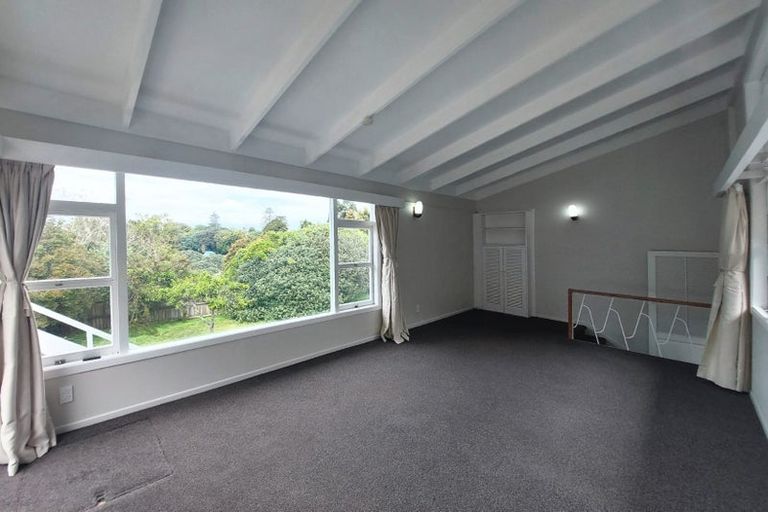 Photo of property in 23 Warren Avenue, Three Kings, Auckland, 1042