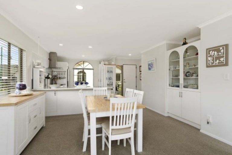 Photo of property in Seacrest, 4/200 Papamoa Beach Road, Papamoa Beach, Papamoa, 3118