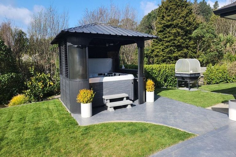 Photo of property in 15 Opal Avenue, Timberlea, Upper Hutt, 5018