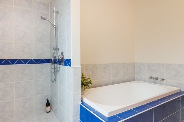 Photo of property in 3 Balmoral Drive, Terrace End, Palmerston North, 4410