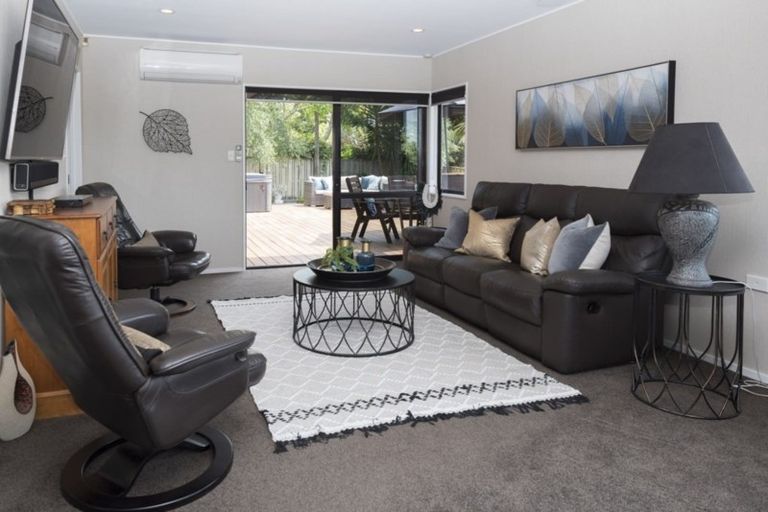 Photo of property in 47 Simmental Crescent, Somerville, Auckland, 2014