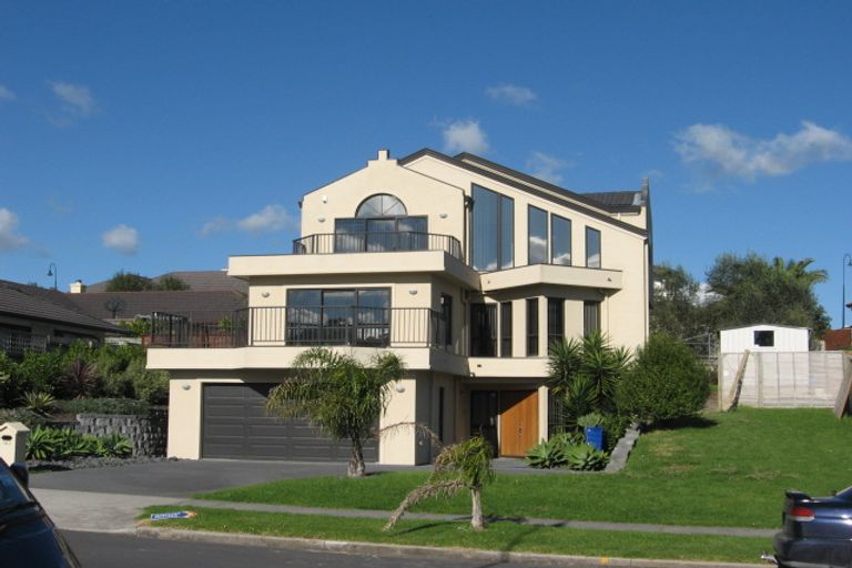 Photo of property in 143 Charles Prevost Drive, The Gardens, Auckland, 2105