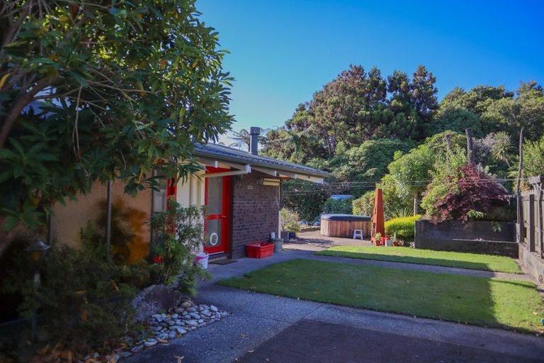 Photo of property in 22 Stanton Crescent, Karoro, Greymouth, 7805