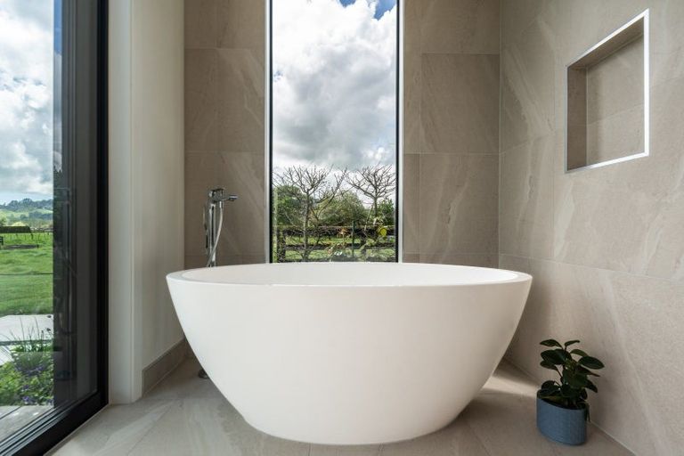 Photo of property in 2/164 Fencourt Road, Cambridge, 3496