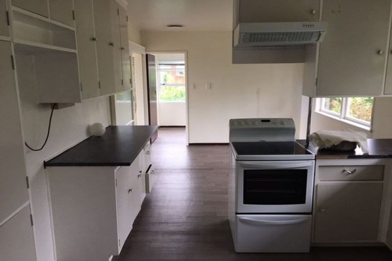 Photo of property in 20 Treeway, Sunnyhills, Auckland, 2010