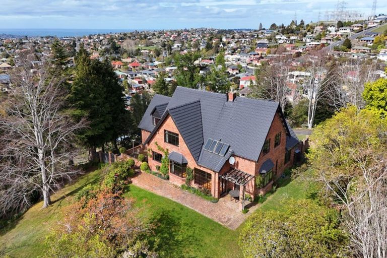 Photo of property in 32 Honeystone Street, Helensburgh, Dunedin, 9010