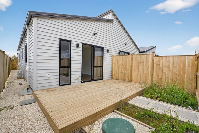 Photo of property in 10 Kaapehu Street, Karaka, 2578