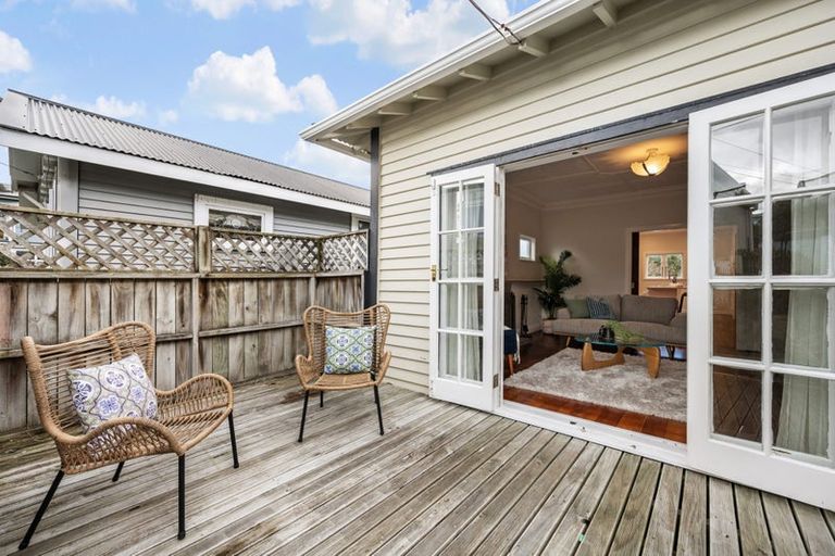 Photo of property in 7 Akatea Street, Berhampore, Wellington, 6023