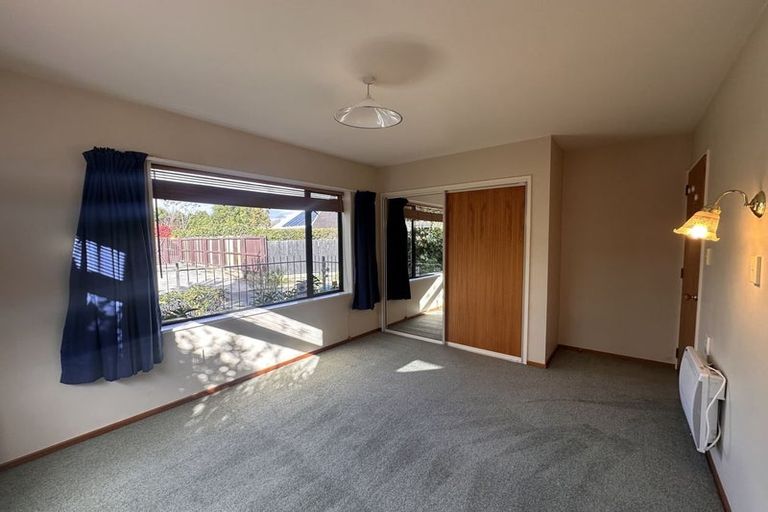 Photo of property in 2 Yarrum Lane, Avonhead, Christchurch, 8042