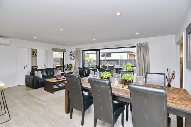 Photo of property in 4 Wairepo Close, Rangiora, 7400