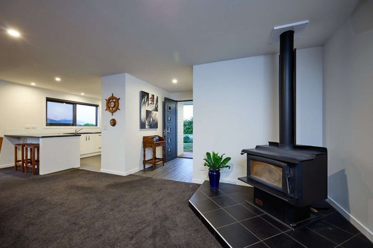 Photo of property in 6 Tauhou Place, Kaikoura, 7300