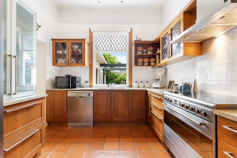 Photo of property in 1/34 Milford Road, Milford, Auckland, 0620