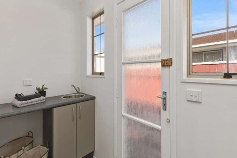 Photo of property in 51a Ludlam Crescent, Woburn, Lower Hutt, 5010