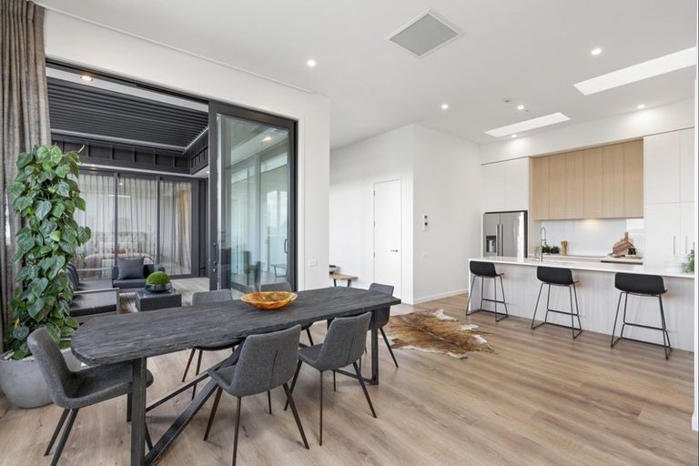 Photo of property in 7/14 Tamariki Avenue, Orewa, 0931