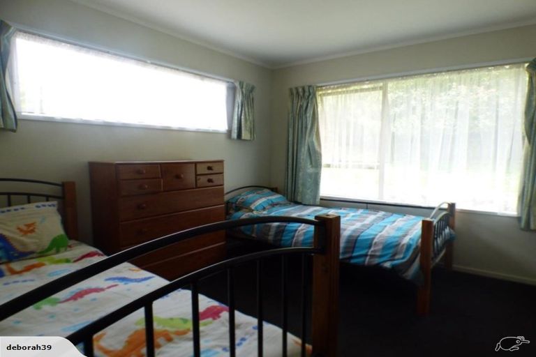 Photo of property in 48 Fyvie Avenue, Tawa, Wellington, 5028