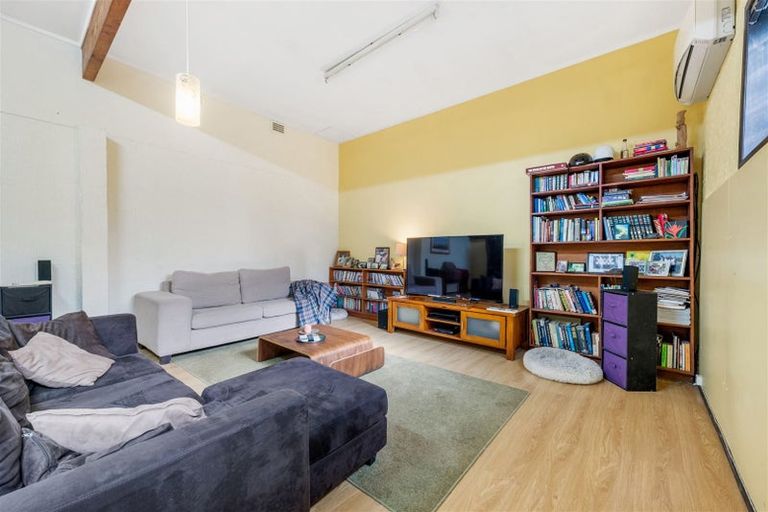 Photo of property in 2 Kaurimu Rise, Titirangi, Auckland, 0604