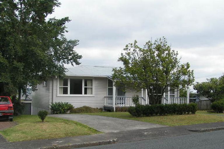 Photo of property in 13 Arrow Road, Forrest Hill, Auckland, 0620