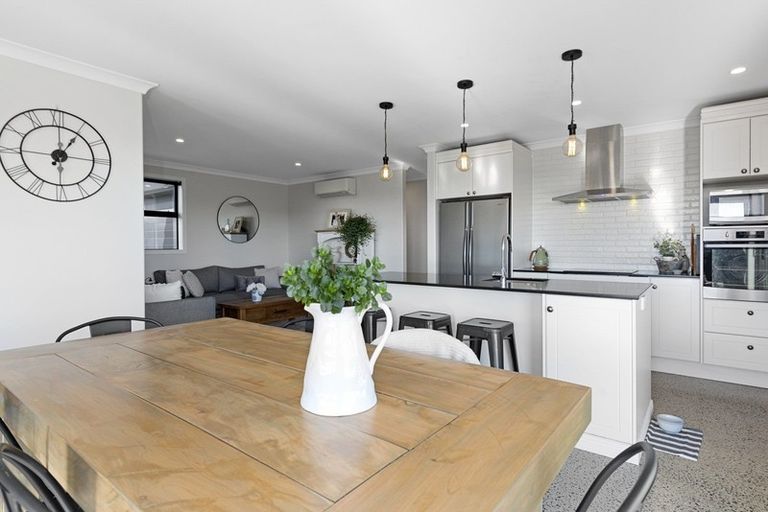 Photo of property in 213 Ballintoy Park Drive, Welcome Bay, Tauranga, 3175