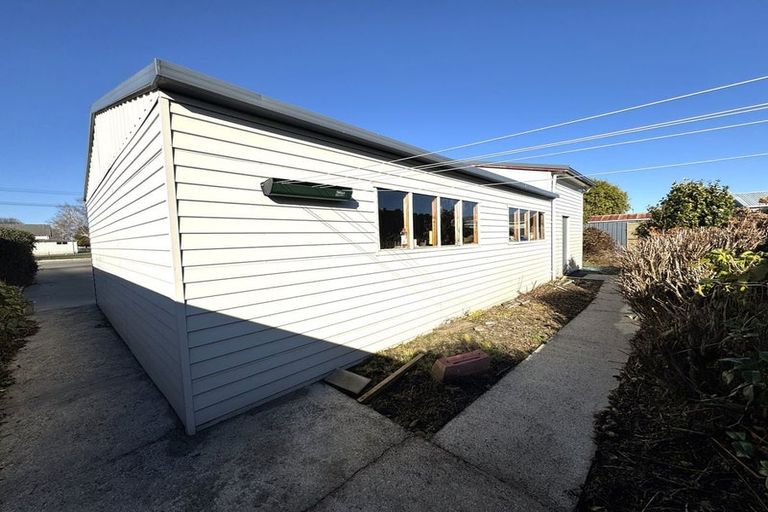 Photo of property in 24 Lanark Street, Balclutha, 9230