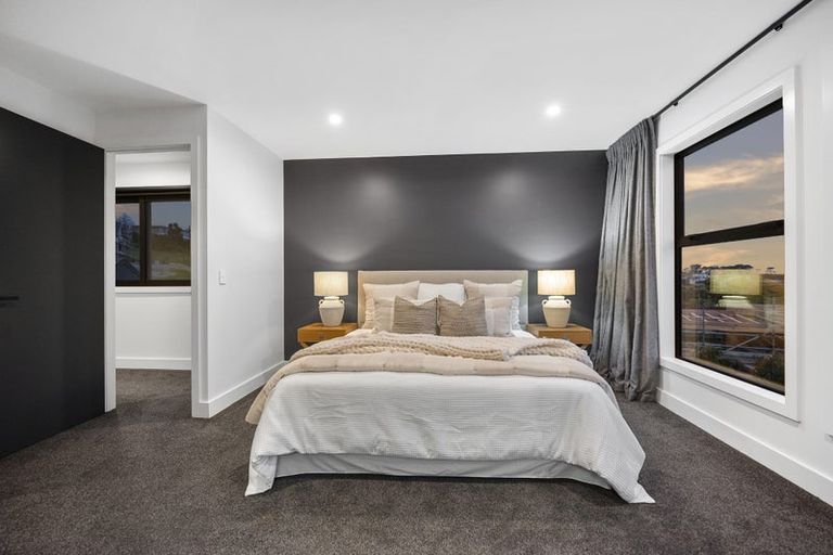 Photo of property in 9 Ridgelea Road, Long Bay, Albany, 0792